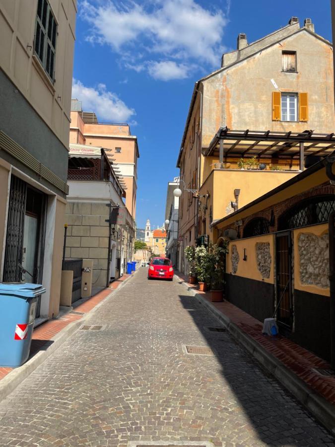 Appartamento Stella Marina In Pieno Centro Di Pietra Ligure Sulla Passeggiata E A Un Passo Dal Mare Luaran gambar