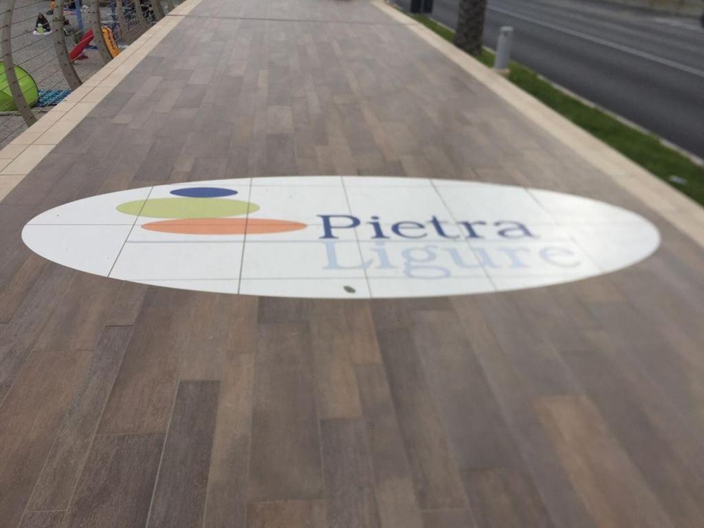Appartamento Stella Marina In Pieno Centro Di Pietra Ligure Sulla Passeggiata E A Un Passo Dal Mare Luaran gambar